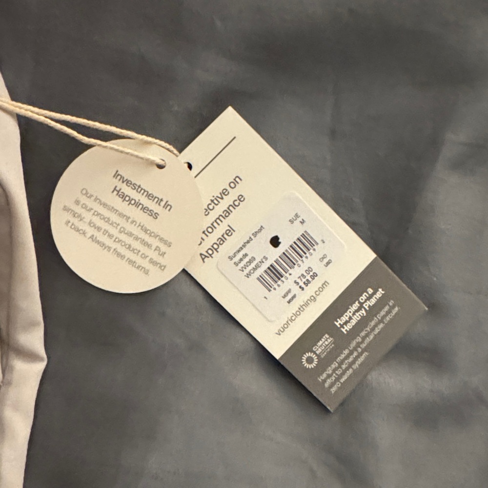 Vuori sunwashed Short in the color suede size M NWT - Picture 5 of 6